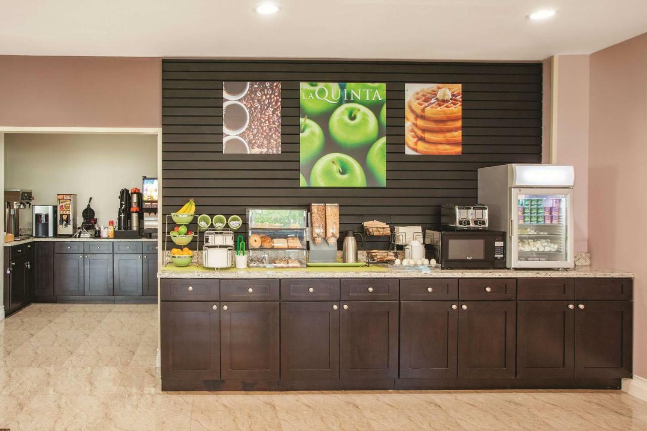 La Quinta Inn & Suites Far Rockaway - Beach Hotel نيو يورك المظهر الخارجي الصورة