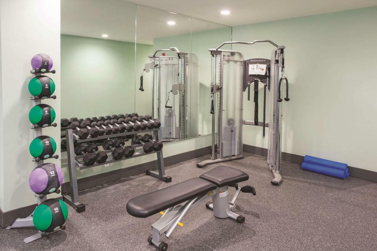 La Quinta Inn & Suites Far Rockaway - Beach Hotel نيو يورك المظهر الخارجي الصورة