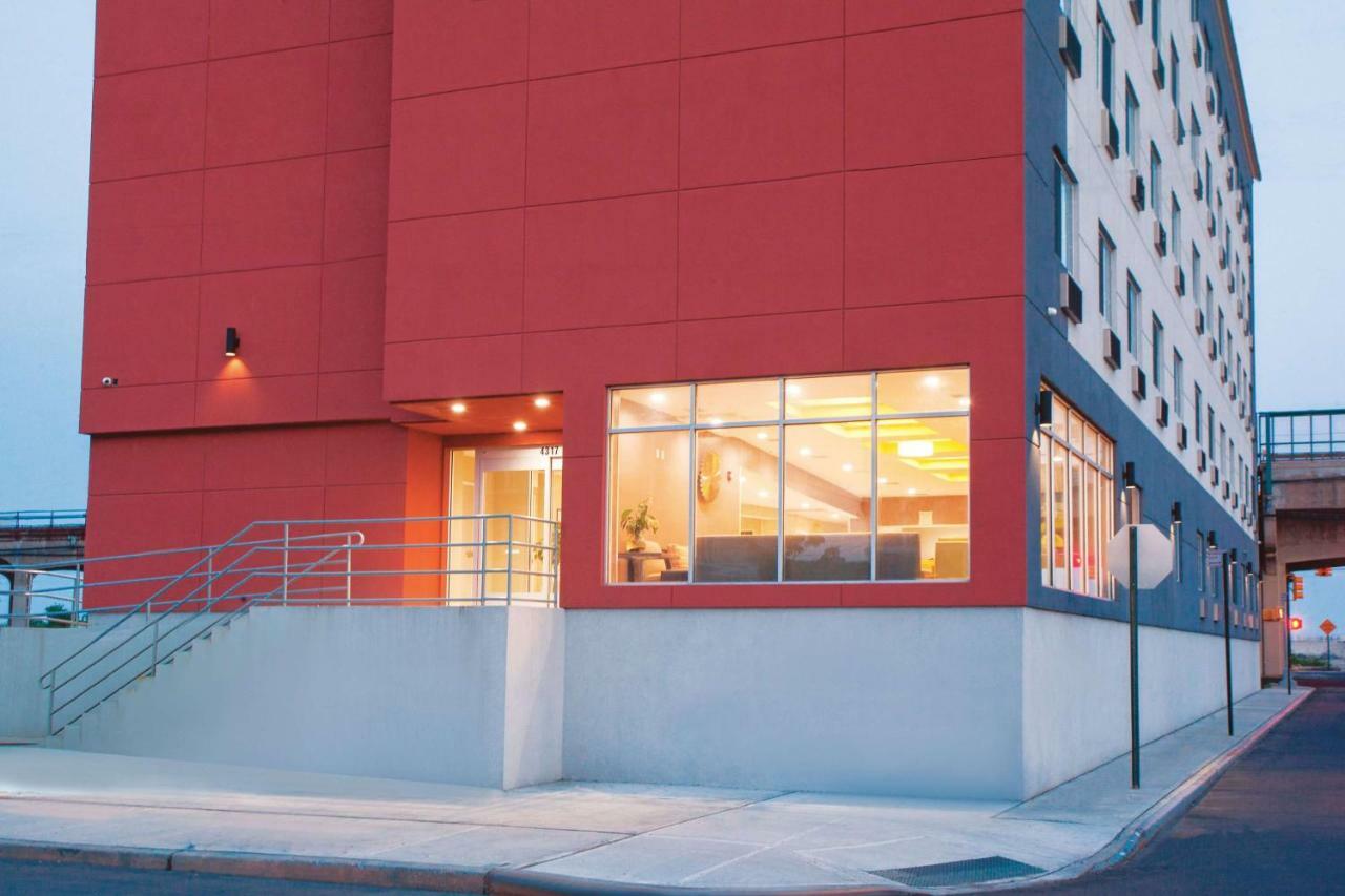La Quinta Inn & Suites Far Rockaway - Beach Hotel نيو يورك المظهر الخارجي الصورة