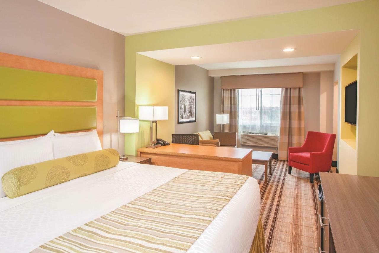 La Quinta Inn & Suites Far Rockaway - Beach Hotel نيو يورك المظهر الخارجي الصورة